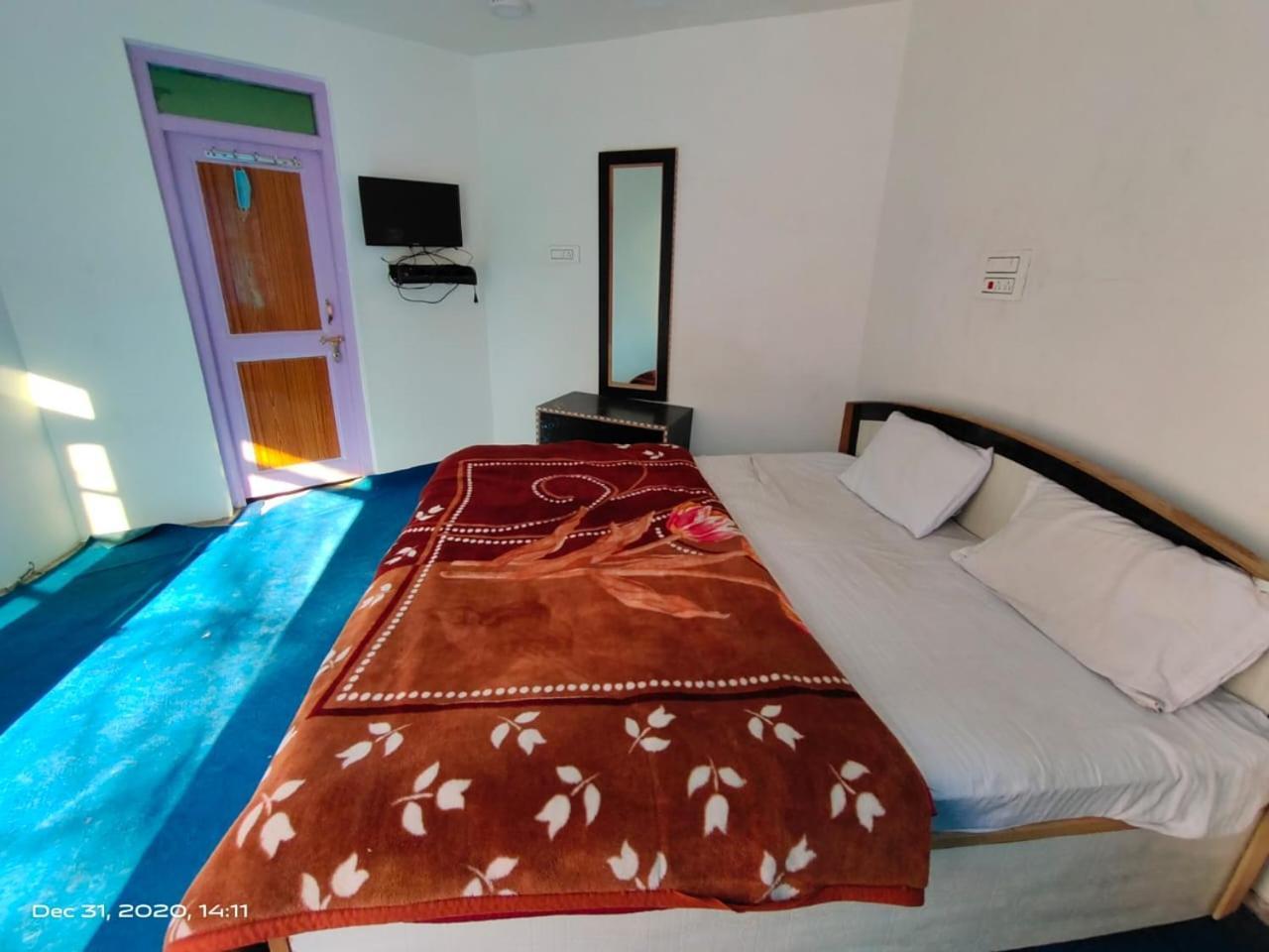 Hotel D Indian カールギル エクステリア 写真