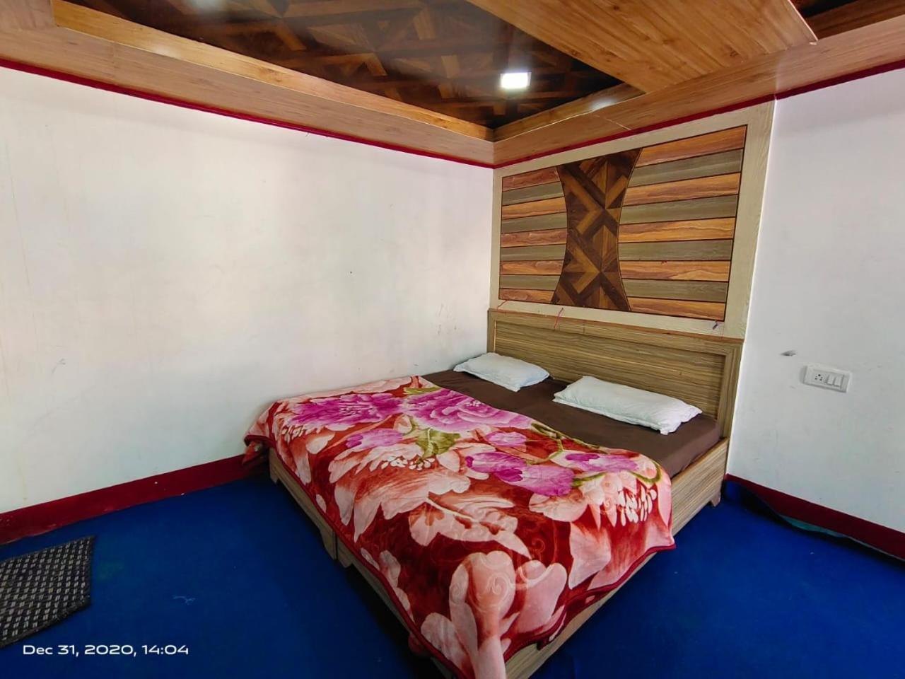 Hotel D Indian カールギル エクステリア 写真